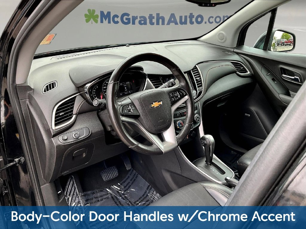 Used 2019 Chevrolet Trax LT w/ Sun & Sound Package AWD/4WD image 18
