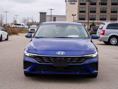 Certified 2024 Hyundai Elantra SEL w/ Convenience Package image 2