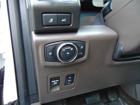 Used 2018 Ford Expedition Limited w/ Equipment Group 302A image 28