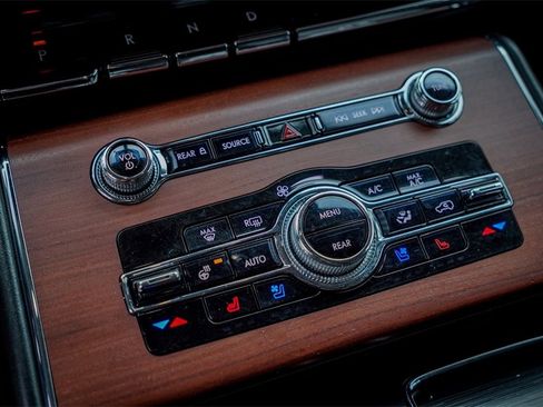 Used 2021 Lincoln Aviator Grand Touring w/ Elements Package Plus image 15