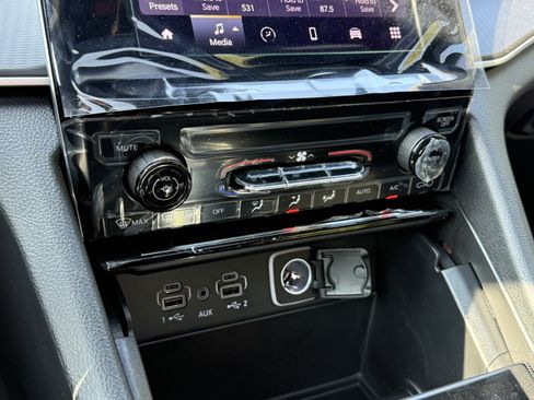 New 2025 Jeep Grand Cherokee L Laredo image 26