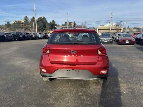 Used 2024 Hyundai Venue SEL image 6