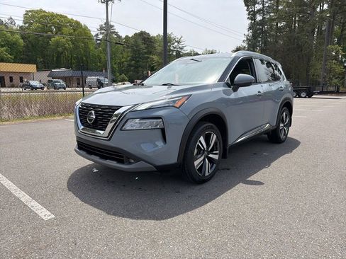 Used 2021 Nissan Rogue SL w/ Premium Package AWD/4WD image 2