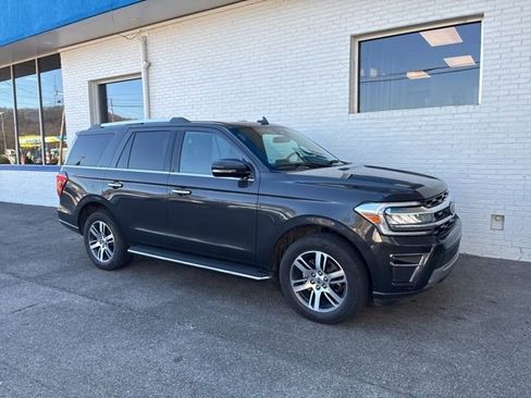 Used 2023 Ford Expedition Limited image 13