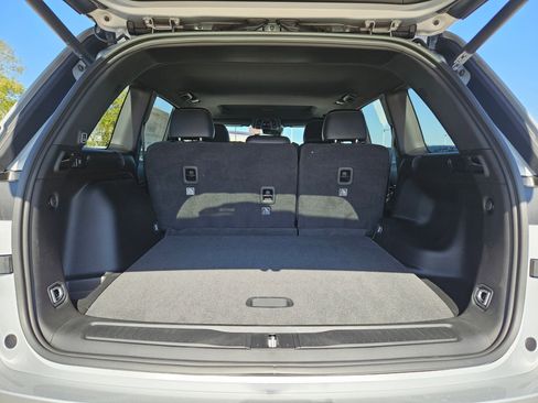 New 2025 Jeep Grand Cherokee Altitude image 19