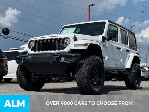 Used 2024 Jeep Wrangler Unlimited AWD/4WD image 2