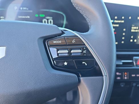 Certified 2023 Kia Niro EX image 23