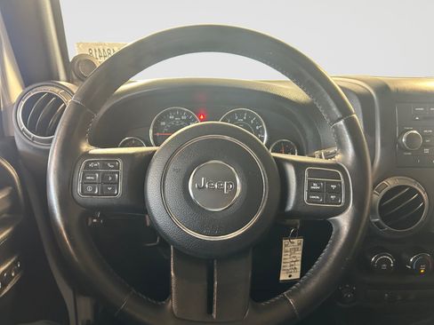 Used 2012 Jeep Wrangler Unlimited Sport AWD/4WD image 15
