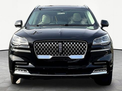 Used 2023 Lincoln Aviator Black Label Grand Touring AWD/4WD image 2
