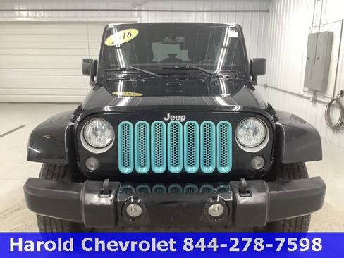 Used 2016 Jeep Wrangler Unlimited Sahara w/ Dual Top Group image 2