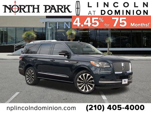 Used 2022 Lincoln Navigator Reserve image 1