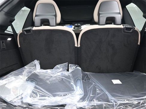 New 2026 Volvo XC90 B6 Core image 30