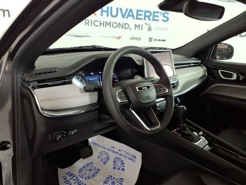 Used 2023 Jeep Compass Limited AWD/4WD image 13