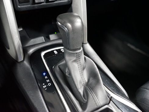 Used 2024 Toyota Corolla Cross XLE image 21