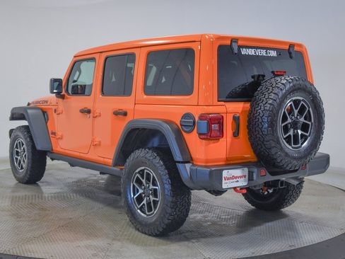 Used 2025 Jeep Wrangler Unlimited Rubicon w/ Technology Group image 9