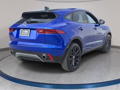 Used 2019 Jaguar E-PACE SE image 6