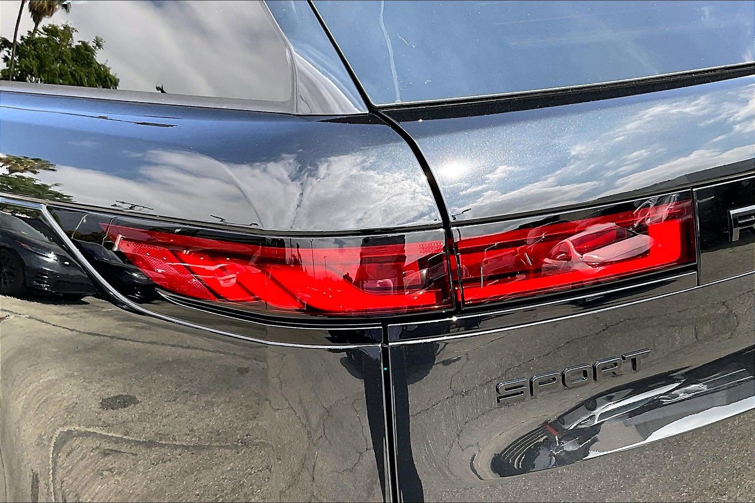 New 2026 Land Rover Range Rover Sport Dynamic SE AWD/4WD image 8