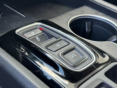 Used 2023 Honda Pilot Touring image 18