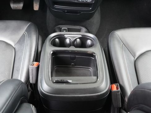Used 2024 Chrysler Pacifica Touring-L w/ S Appearance Package FWD image 20