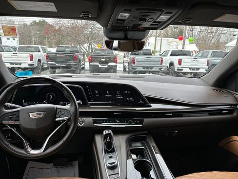 Certified 2022 Cadillac Escalade Sport w/ Touring Package image 12