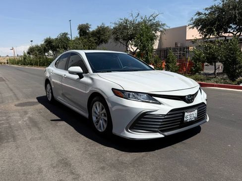 Used 2023 Toyota Camry LE w/ Convenience Package FWD image 3