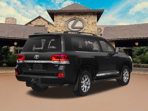 Used 2019 Toyota Land Cruiser image 2