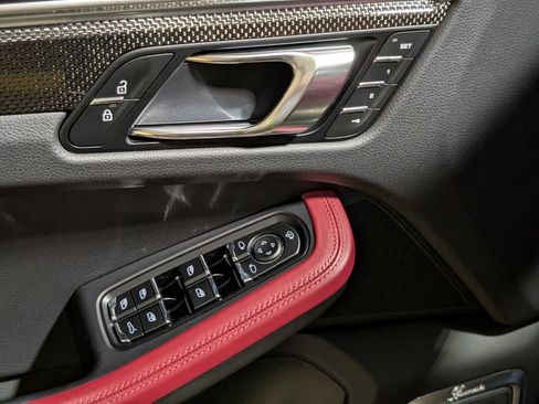 Certified 2023 Porsche Macan GTS AWD/4WD image 61