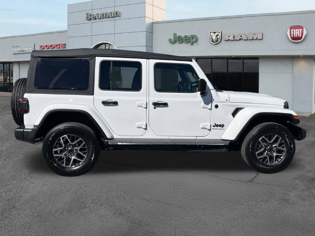 New 2026 Jeep Wrangler Unlimited Sahara AWD/4WD image 8