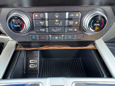 Used 2020 Ford F150 Lariat w/ Equipment Group 502A Luxury AWD/4WD image 27