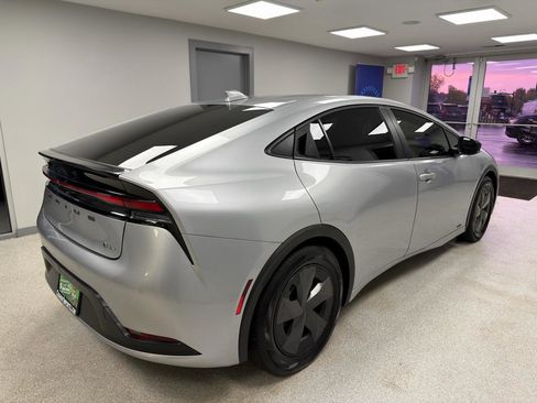 Used 2023 Toyota Prius LE AWD/4WD image 3