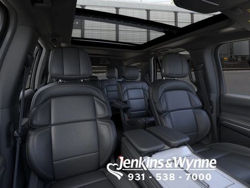New 2026 Lincoln Navigator Reserve AWD/4WD image 10