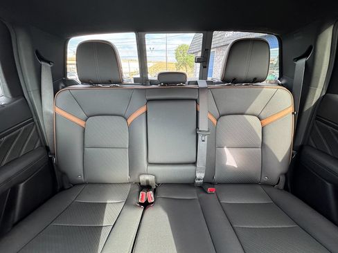 Used 2023 GMC Canyon AT4 w/ AT4 Premium Package AWD/4WD image 32