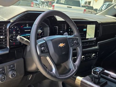 Certified 2025 Chevrolet Silverado 1500 LT AWD/4WD image 18