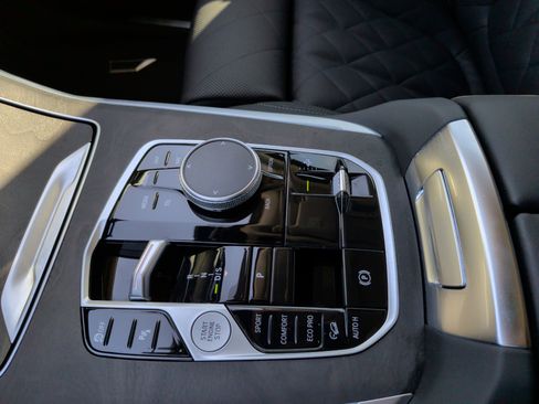 Certified 2025 BMW X7 xDrive40i w/ Premium Package image 26