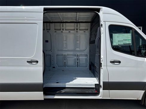 New 2025 Mercedes-Benz Sprinter 2500 image 19