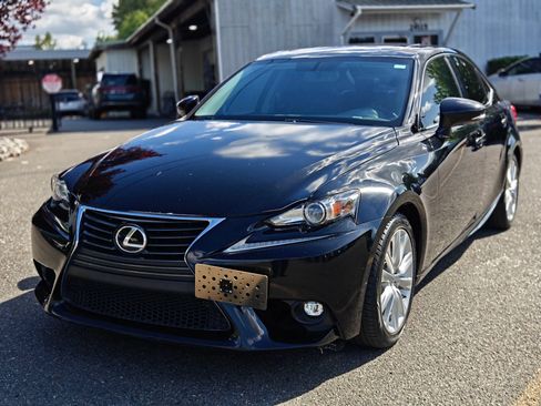 Used 2015 Lexus IS 250 RWD image 3