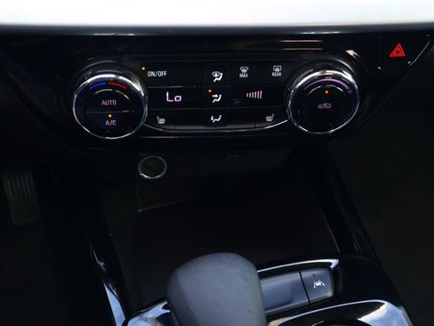 Used 2025 Chevrolet Trax LT w/ Driver Confidence Package image 23