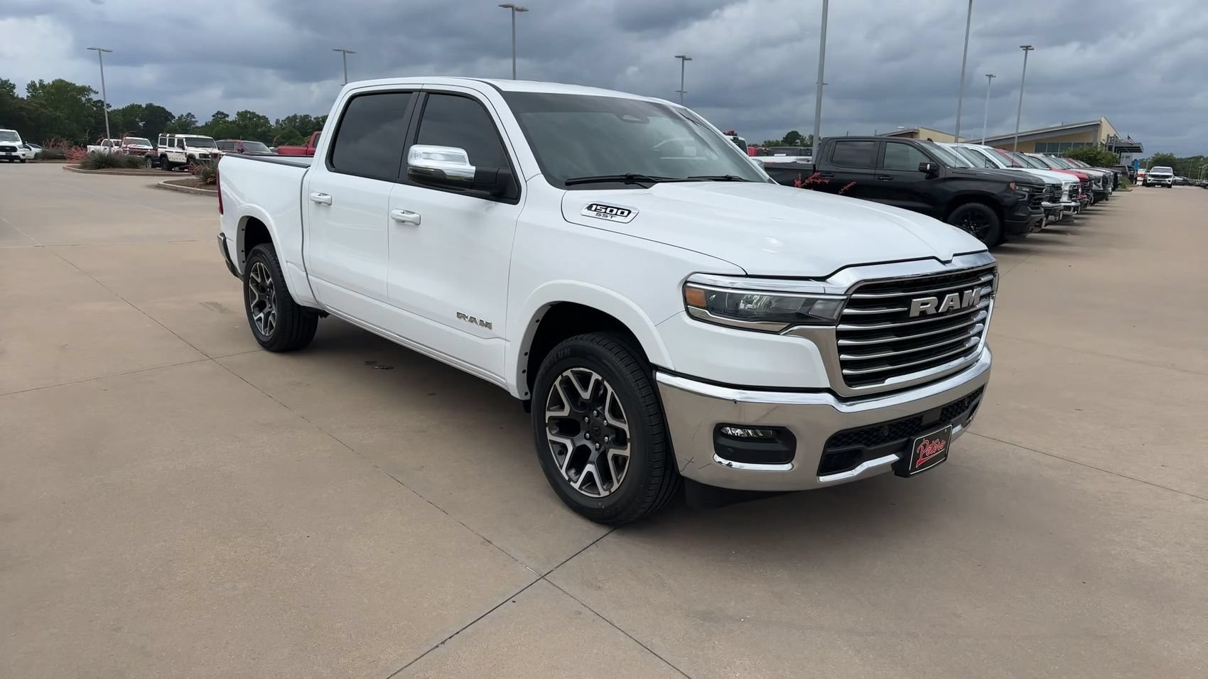 Used 2025 RAM 1500 Laramie AWD/4WD image 3