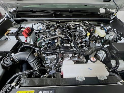 Certified 2025 Toyota 4Runner TRD Off-Road image 26