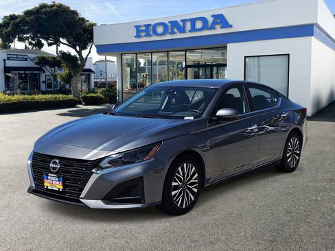 Used 2023 Nissan Altima 2.5 SV image 1