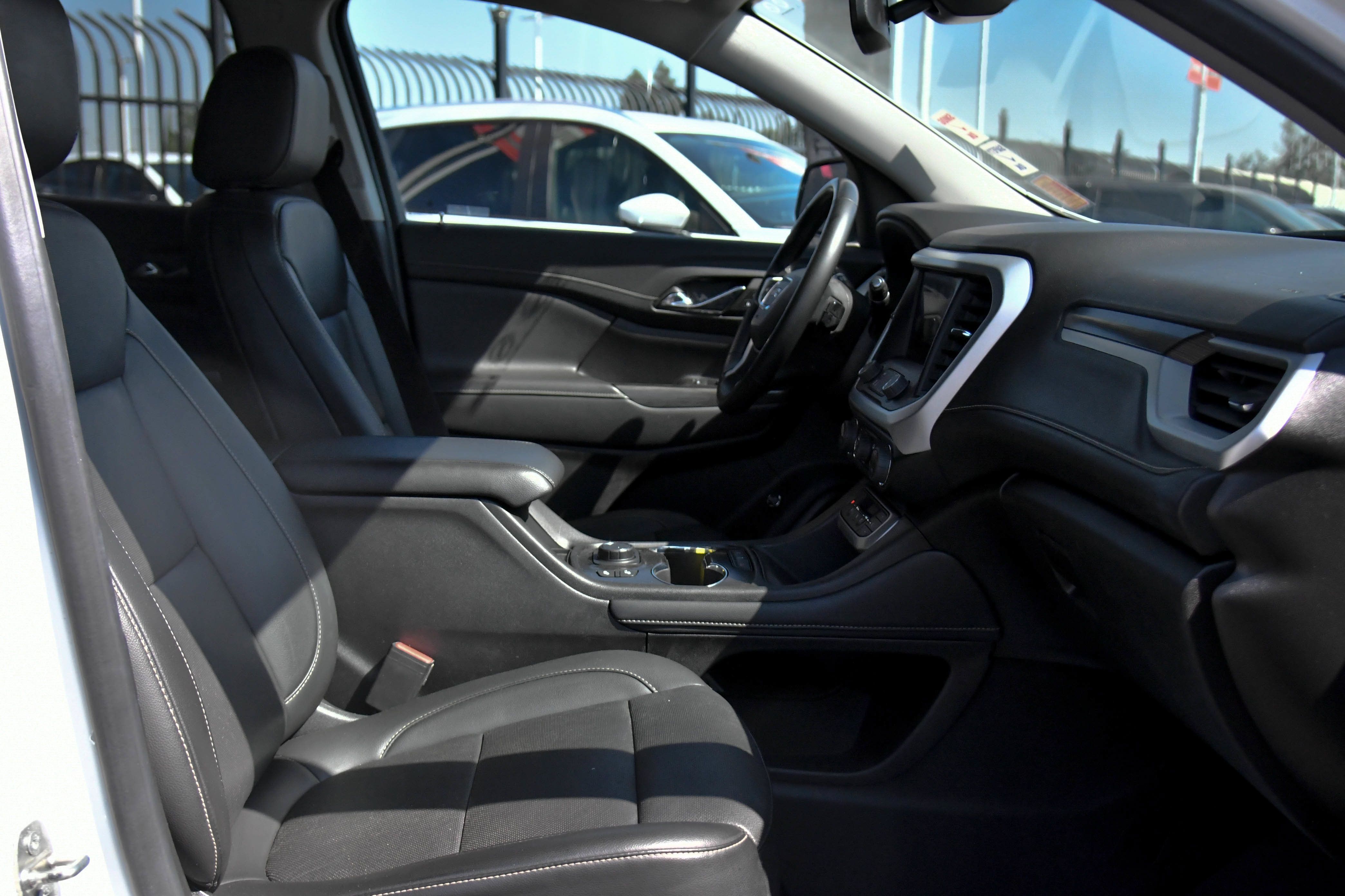 Used 2023 GMC Acadia SLT FWD image 48