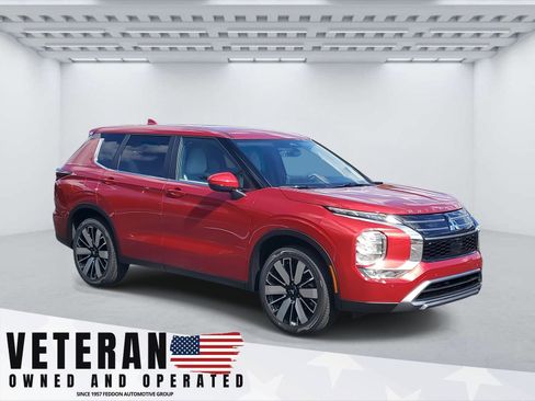 New 2025 Mitsubishi Outlander SE image 1