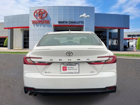 Used 2025 Toyota Camry SE w/ Convenience Package FWD image 5