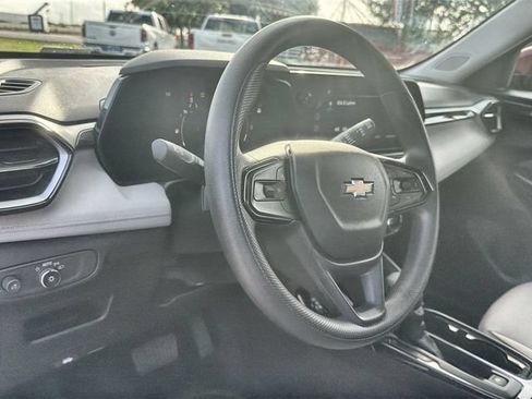 Used 2024 Chevrolet TrailBlazer LT FWD image 10