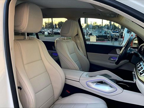 Used 2023 Mercedes-Benz GLS 450 4MATIC image 7