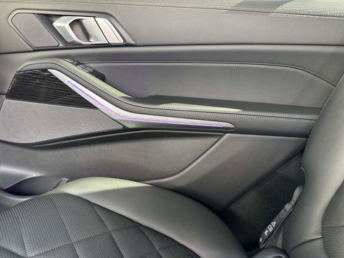 Used 2025 BMW X7 xDrive40i w/ M Sport Package image 15