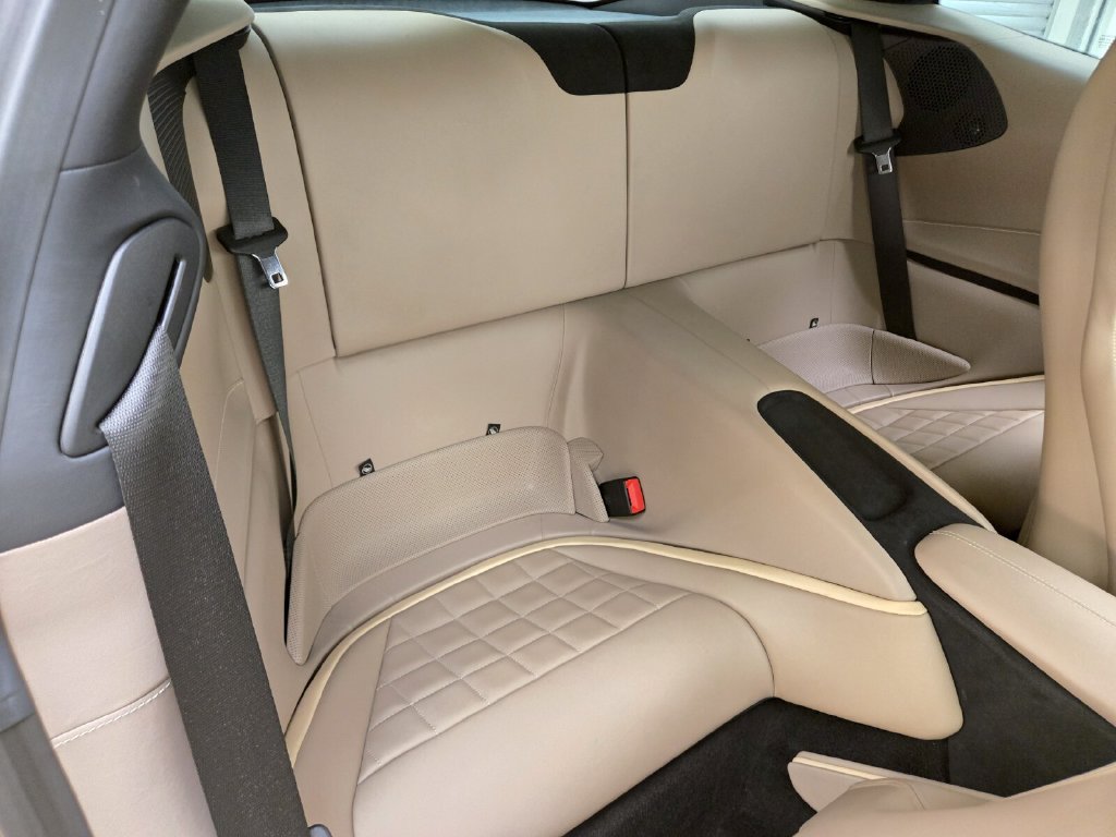 Used 2022 Ferrari Roma RWD image 23