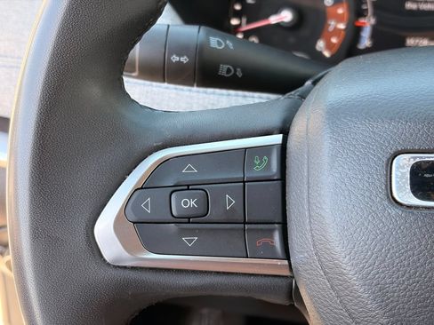 Used 2023 Jeep Compass Latitude AWD/4WD image 29