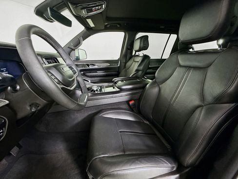 Used 2022 Jeep Wagoneer Series III w/ Premium Group I image 24