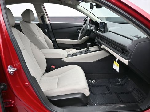 Used 2025 Honda Accord LX image 39